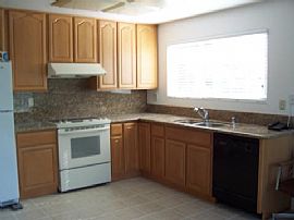 Beautiful, Remodeled Cul-de-sec House, with Gardening Services  in Milpitas, CA (Photo 2 of 4)