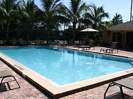 One Bedroom Apartment in Fort Myers, FL (Photo 3 of 4)