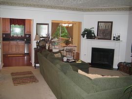 3 Level Large Townhome in Peachtree Corners in Peachtree Corners, GA (Photo 3 of 4)