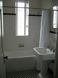 Historic Condo close to downtown, Elon Law and colleges in Greensboro, NC (Photo 5 of 6)