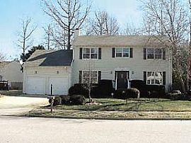 4 Bedroom 2 1/2 Bath near Wesleyan College in Virginia Beach, VA