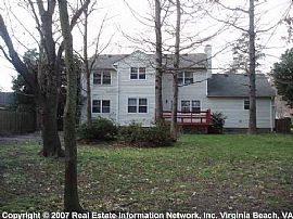 4 Bedroom 2 1/2 Bath near Wesleyan College in Virginia Beach, VA (Photo 2 of 5)