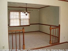4 Bedroom 2 1/2 Bath near Wesleyan College in Virginia Beach, VA (Photo 4 of 5)