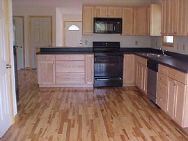 2 bedroom close to unca/downtown-utilities included  Free rent! in Asheville, NC (Photo 3 of 6)