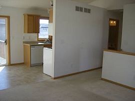 Spacious 3 Bed, 2 Bath, 2 Car Townhouse! in Forest Lake, MN (Photo 5 of 6)