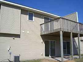 Spacious 3 Bed, 2 Bath, 2 Car Townhouse! in Forest Lake, MN (Photo 6 of 6)
