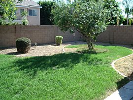 3 bedrooms 2 baths, 2 car garage, 1457 sq ft in Glendale, AZ (Photo 4 of 4)