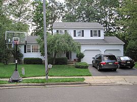 Beautiful 3 Br Single Family Colonial House in Edison, NJ
