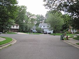Beautiful 3 Br Single Family Colonial House in Edison, NJ (Photo 2 of 2)