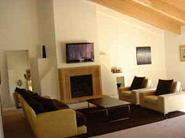 Fabulous fully-furnished home in Phoenix, AZ (Photo 2 of 4)