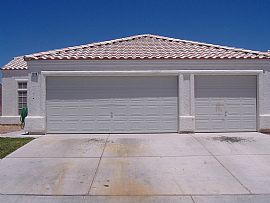 Pet Welcome! 4br/2ba/2cg - 1560sqft in North Las Vegas, NV
