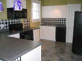 2BR - Apartment w/ Old World Charm - Wales Garden/Five Points in Columbia, SC