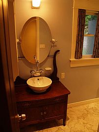 2 bedroom house in Amazing Location! in Tujunga, CA (Photo 5 of 6)