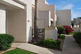 2 Bed/2 Bath Beautiful North Phoenix Townhome in Phoenix, AZ (Photo 2 of 6)