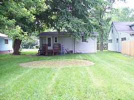 2Br/1Ba with Central Air Washer/Dryer inc. in Winthrop Harbor, IL (Photo 2 of 5)