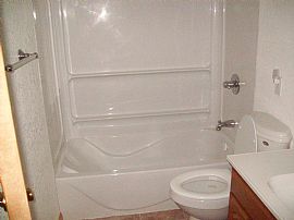 2Br/1Ba with Central Air Washer/Dryer inc. in Winthrop Harbor, IL (Photo 5 of 5)