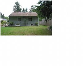 North City/Shoreline - 3+ Bedroom Home in Shoreline, WA (Photo 2 of 4)