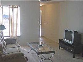 Half Off August Rent!  Must See. Great For Student! in Bradenton, FL (Photo 4 of 6)