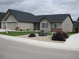 3 Bed, 2 Bath, Office Den, 3 Car Garage in Star, ID