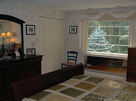 Bright, Beautiful, and Private House in Glastonbury, CT (Photo 3 of 4)