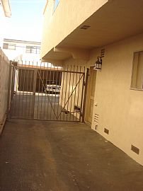 1 Bedroom / 1 Bath Near Santa Monica / Brentwood in West Los Angeles, CA (Photo 6 of 6)