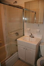 AMAZING 1 BED in UES AVAIL 8/1/09 in Manhattan, NY (Photo 1 of 6)