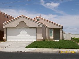 3 BR 2 B Home in Quiet Neighborhood in Victorville, CA (Photo 6 of 6)