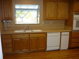 Very Cute 2 Bedroom House in Lakewood in Lakewood, CA (Photo 2 of 6)