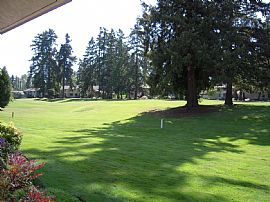 Inglewood Golf Club fairway view condo in Kenmore, WA (Photo 3 of 6)