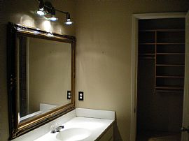 Gorgeous Remodeled High Style Condo in Agoura Hills, CA (Photo 4 of 6)