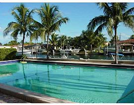Amazing Views Waterfront Penthouse in North Miami Beach, FL (Photo 3 of 6)