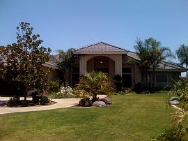 Amazing home perfect for entertaining! in Bakersfield, CA