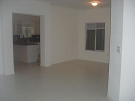 Linda Casa 5/2  in Kendall, FL (Photo 2 of 4)