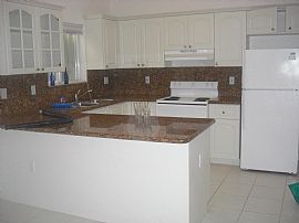 Linda Casa 5/2  in Kendall, FL (Photo 3 of 4)