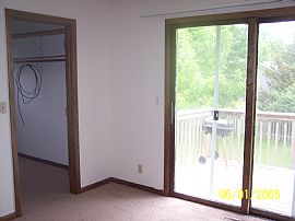 Wonderfull 7 Bedroom 3 Bath Home in Next to City Park in Saint Bonifacius, MN (Photo 3 of 5)