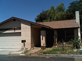 rent your own private home with nice yard in Riverside, CA