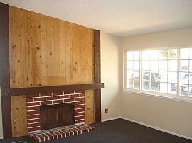 rent your own private home with nice yard in Riverside, CA (Photo 2 of 4)