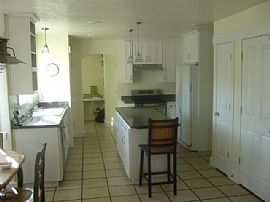 ++ Stylish 3 bedroom, 3 bath house 1st months rent only $1000 + in Eagle Mountain, UT (Photo 3 of 6)