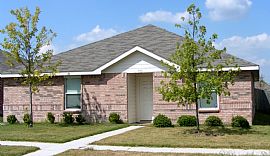 Open Floor Plan, Great Location, Quiet Neighborhood in Dallas, TX