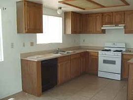 Beautiful Townhomes Ready Too Move You In in Apple Valley, CA (Photo 2 of 3)