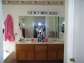  HUGE HOUSE CLOSE TO AIRFORCE BASE, HIGHWAYS, SCHOOLS, ETC... in North Las Vegas, NV (Photo 4 of 6)