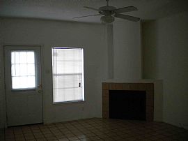 Cute Townhome great schools (Coker, Bradley and MacArthur) in San Antonio, TX (Photo 3 of 4)