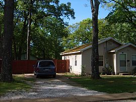 Charming 2/1 home in nice neighborhood in Malvern, AR