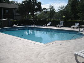 Remodeled must see 2/2 Condo near causeway in South Daytona, FL (Photo 5 of 5)