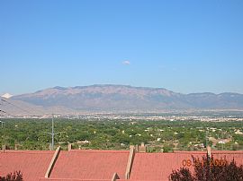 Luxurious Executive Townhouse in Albuquerque, NM