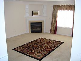 Renting very nice 3 br 2 1/2 bath in quiet Harrisburg Community in Charlotte, NC