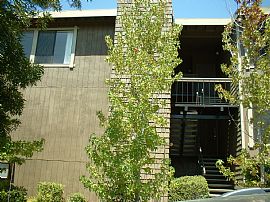 ** Beautiful, spacious condo *** in Oakland, CA