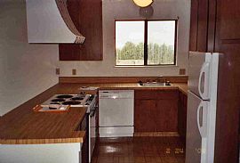 ** Beautiful, spacious condo *** in Oakland, CA (Photo 2 of 6)