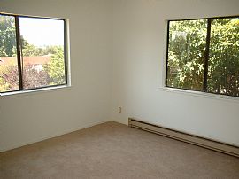 ** Beautiful, spacious condo *** in Oakland, CA (Photo 3 of 6)
