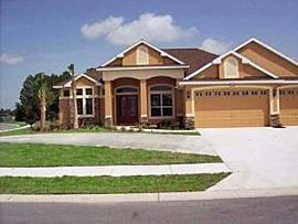 3 BEDROOM HOME WITH GREAT AMENITIES in Mount Dora, FL